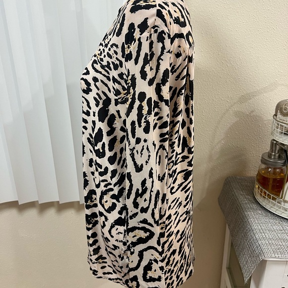 MARCIANO 100% silk blouse size S. Fits perfectly Medium. - Picture 6 of 13